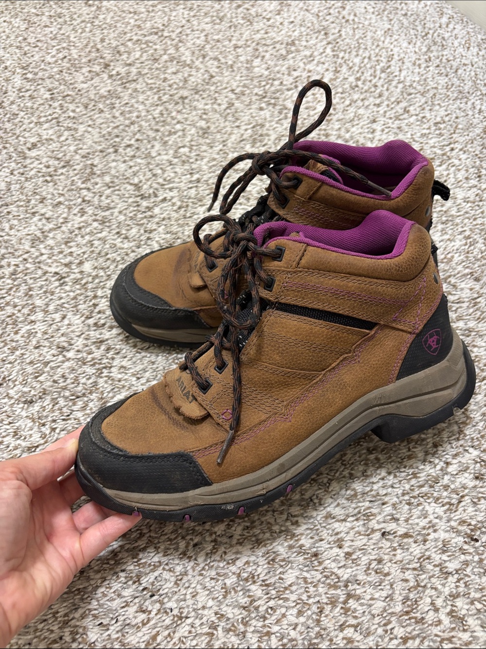 Ariat women’s leather work boots 8.5